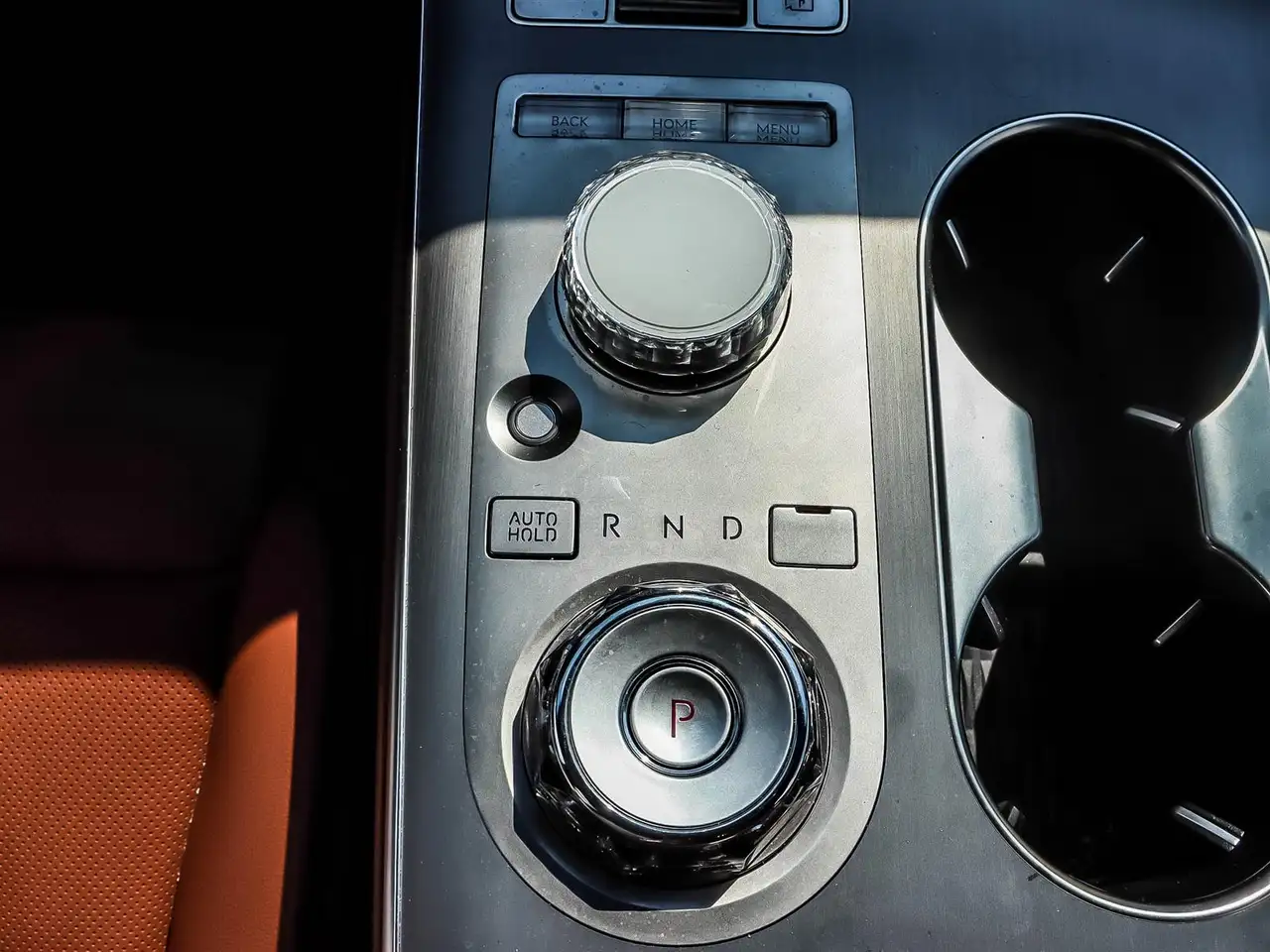 Genesis GV70 - Image 30