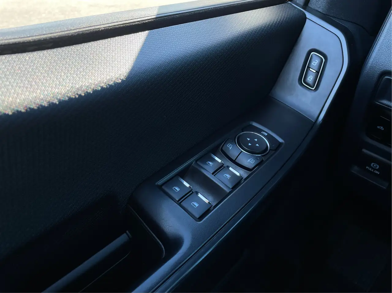 Ford F-150 - Image 24