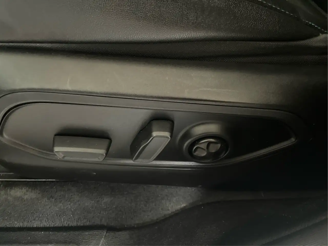 Jeep Grand Cherokee - Image 23