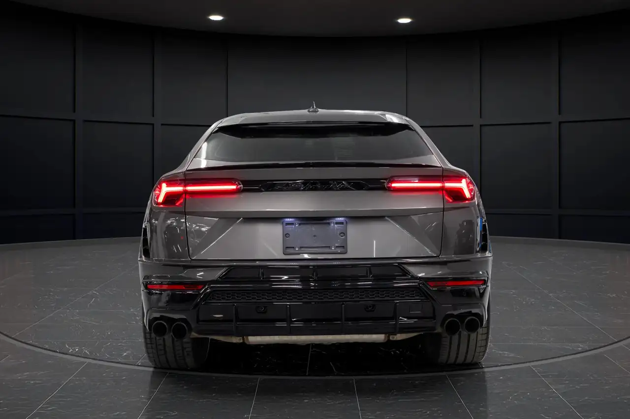Lamborghini Urus - Image 8