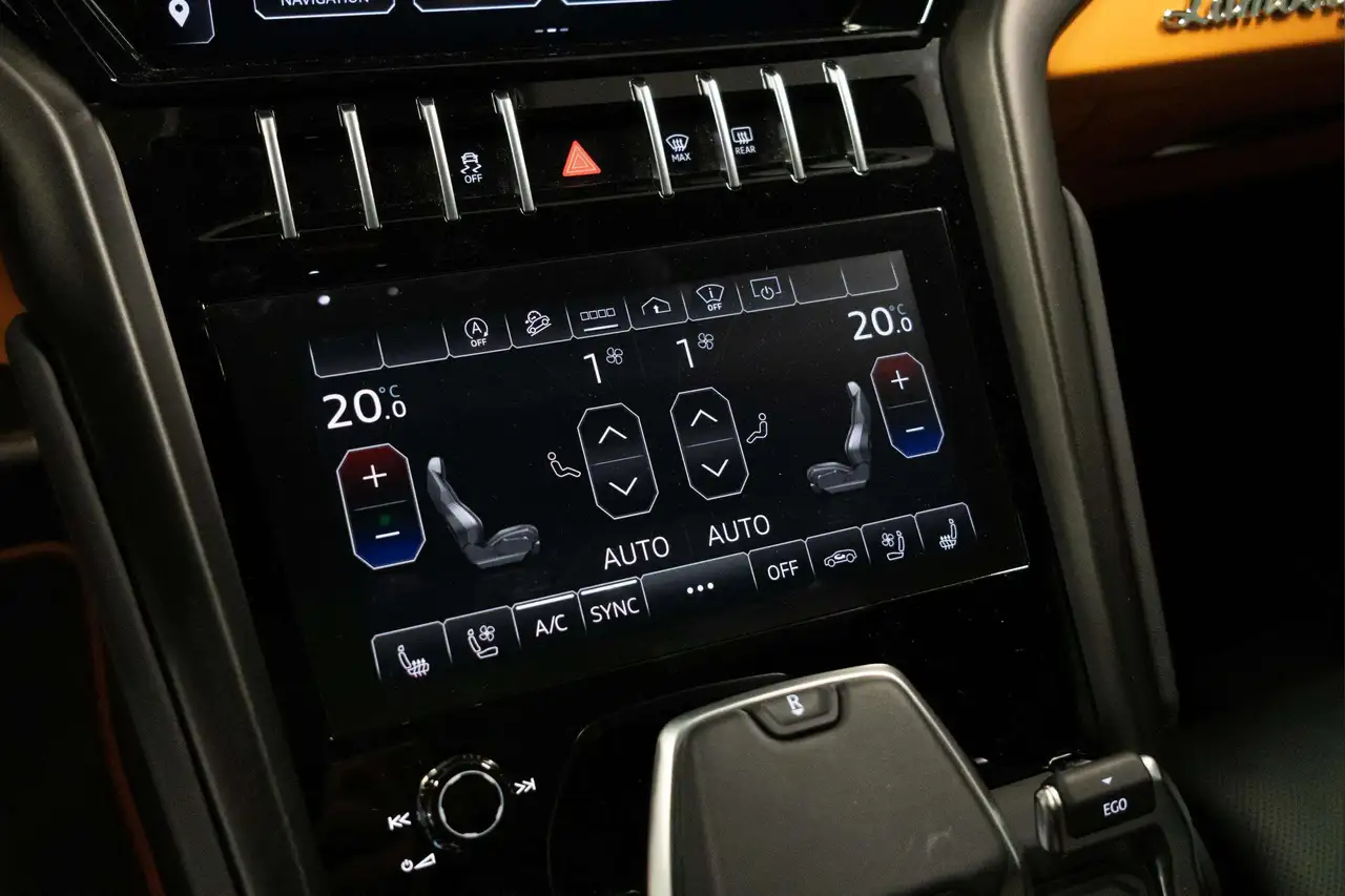 Lamborghini Urus - Image 26