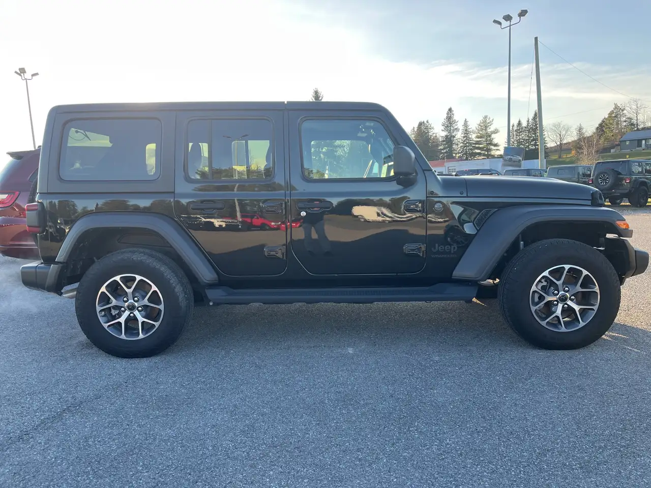 Jeep Wrangler - Image 23