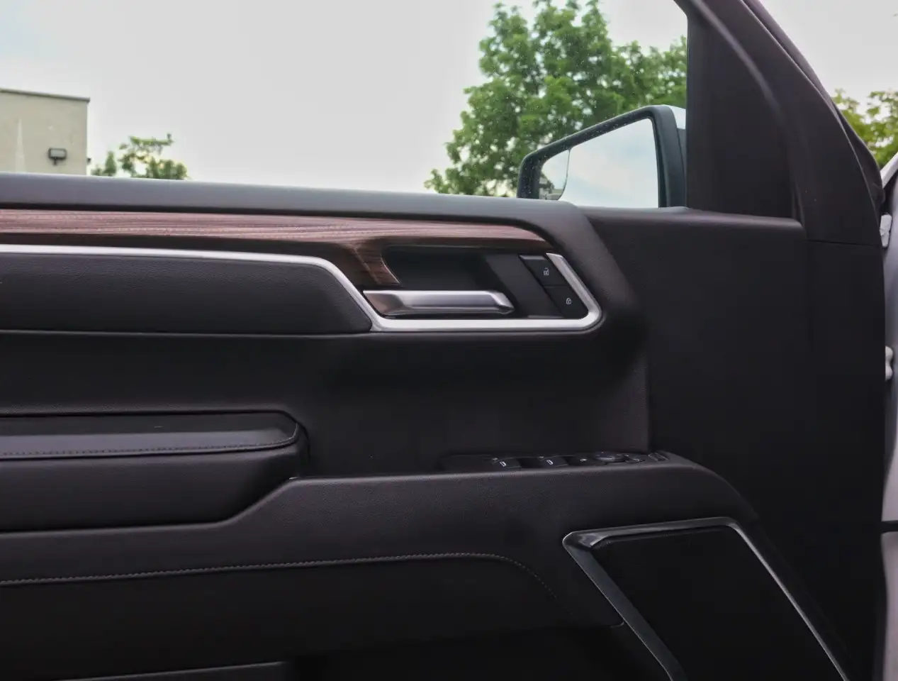 Chevrolet Silverado 1500 - Image 6