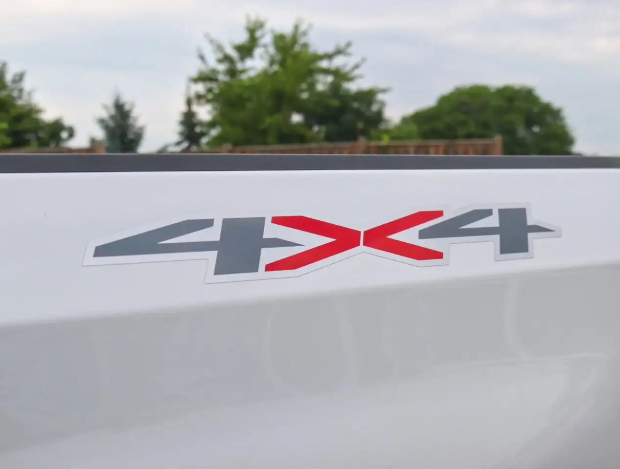 Chevrolet Silverado 1500 - Image 20