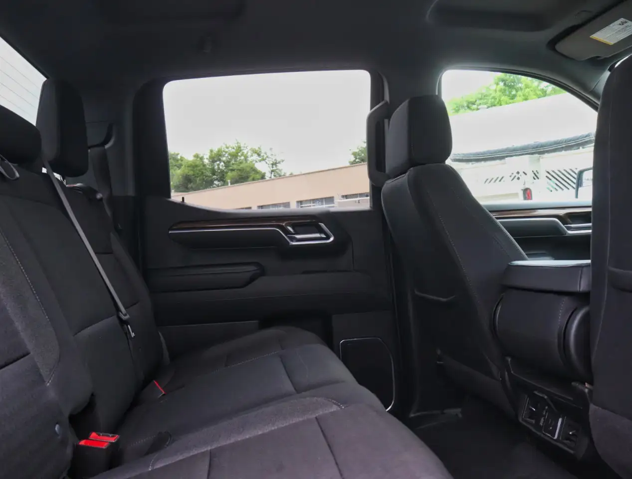Chevrolet Silverado 1500 - Image 17