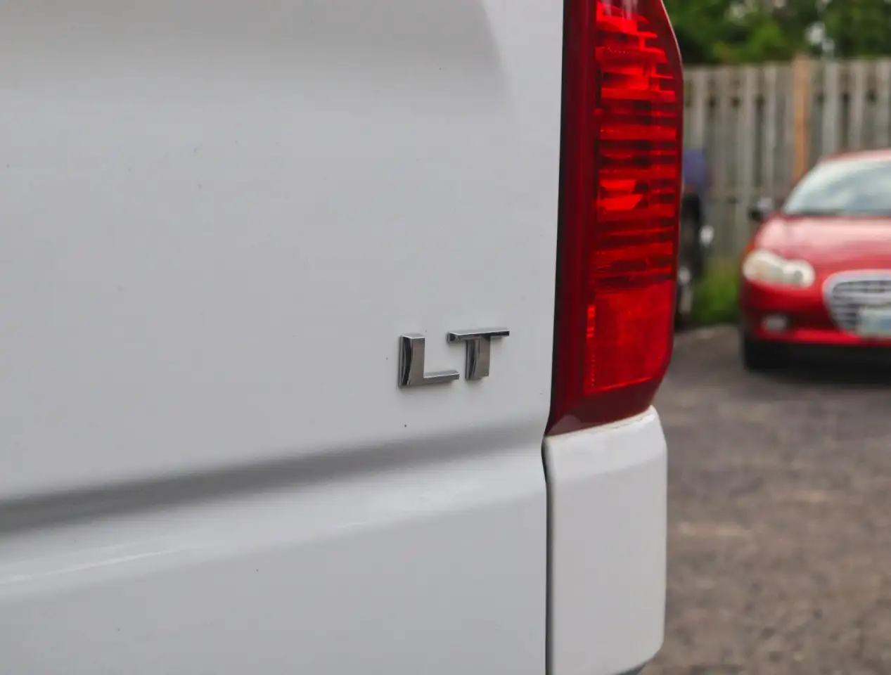 Chevrolet Silverado 1500 - Image 18