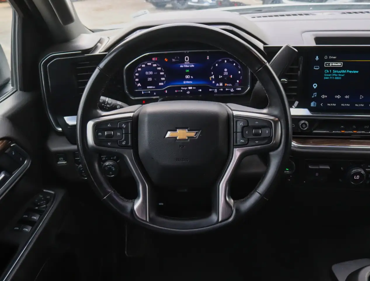 Chevrolet Silverado 1500 - Image 10