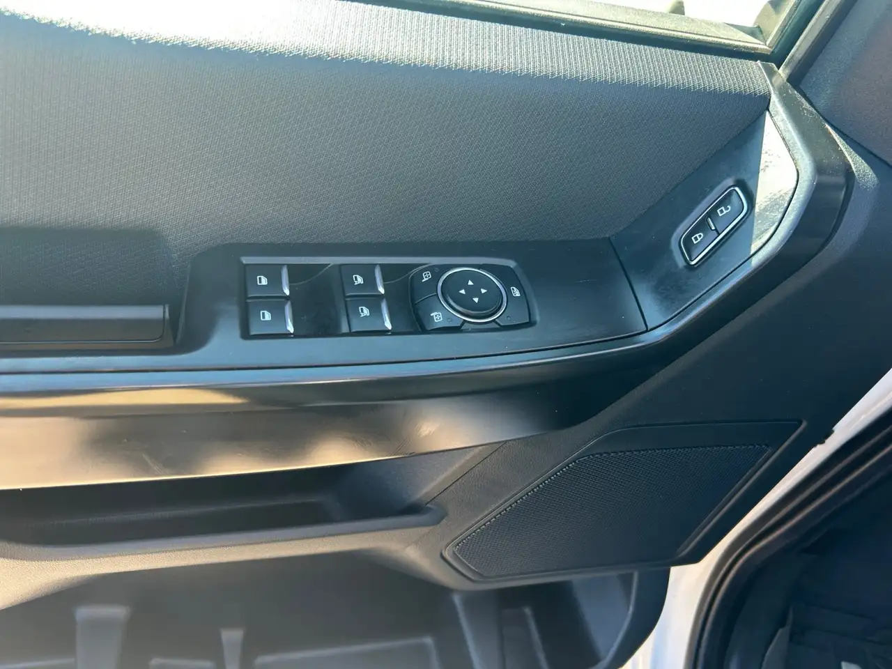 Ford F-150 - Image 17
