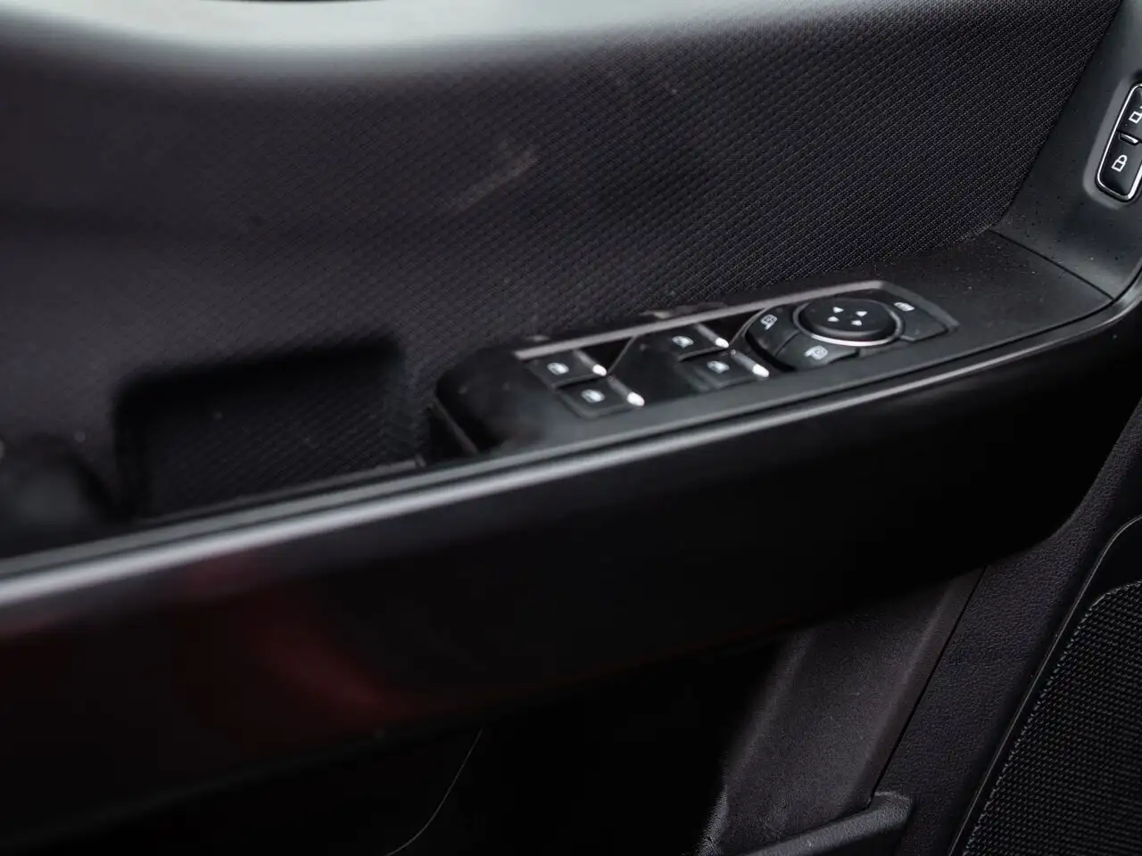 Ford F-150 - Image 10