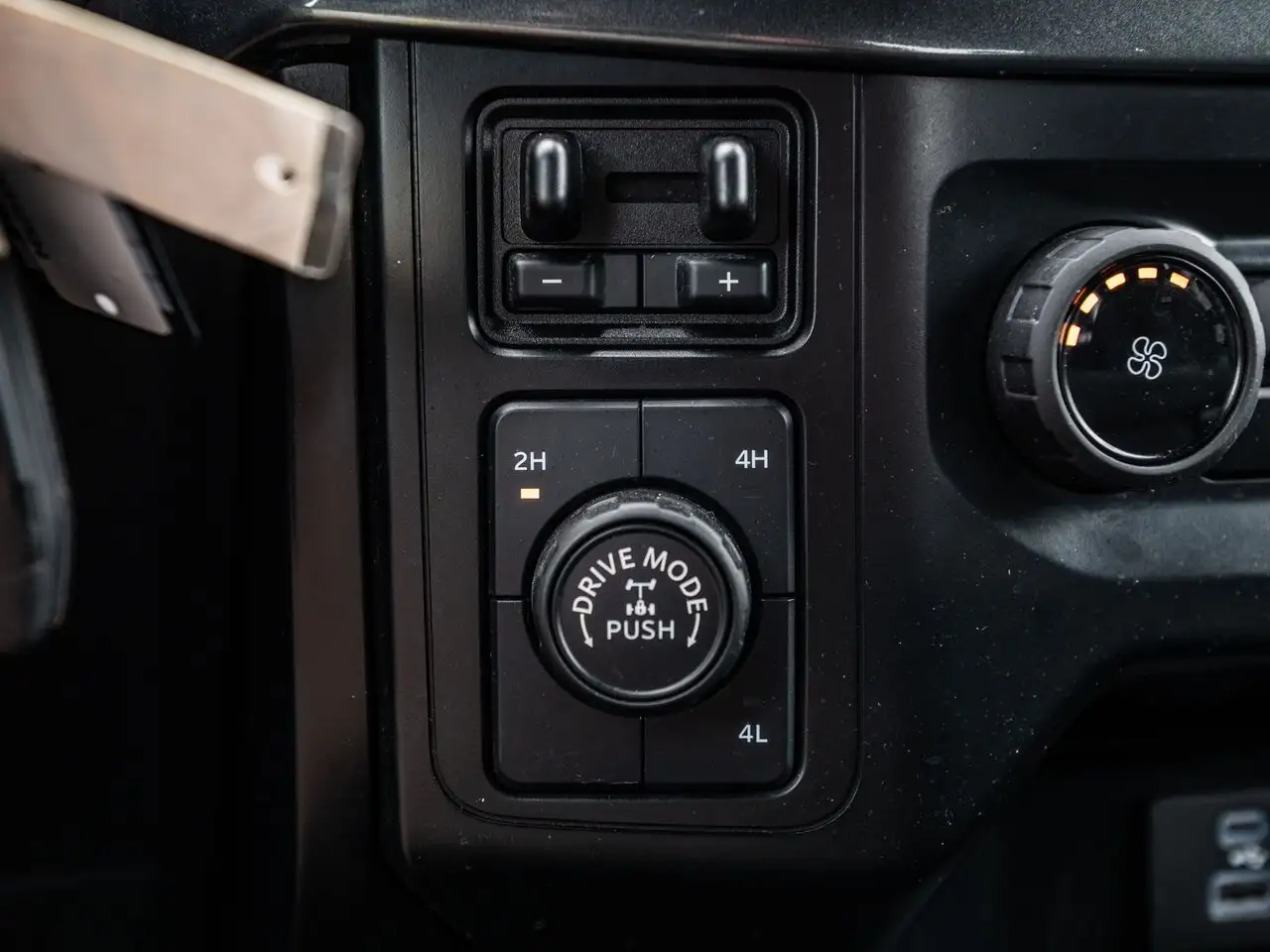 Ford F-150 - Image 20