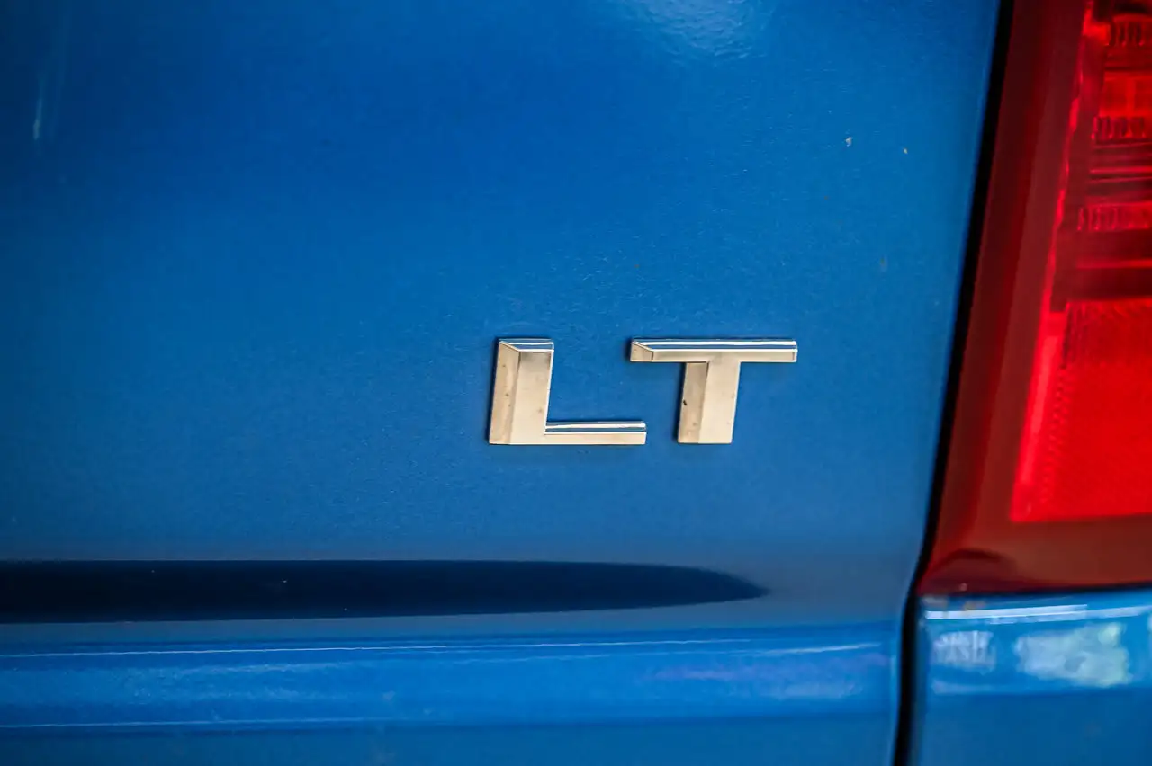 Chevrolet Silverado 1500 - Image 17