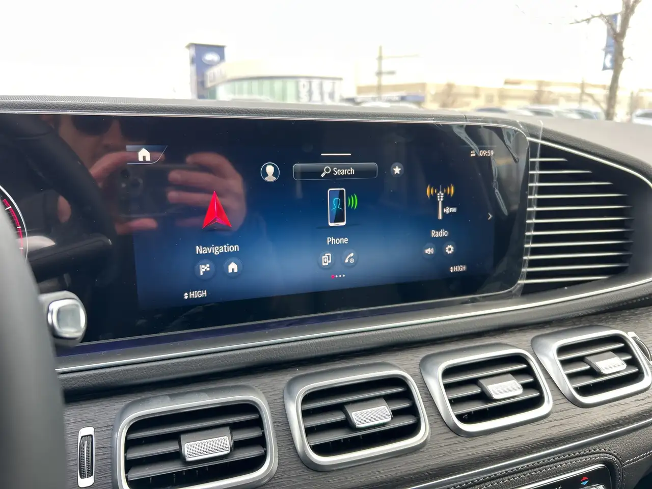 Mercedes-Benz GLE - Image 17