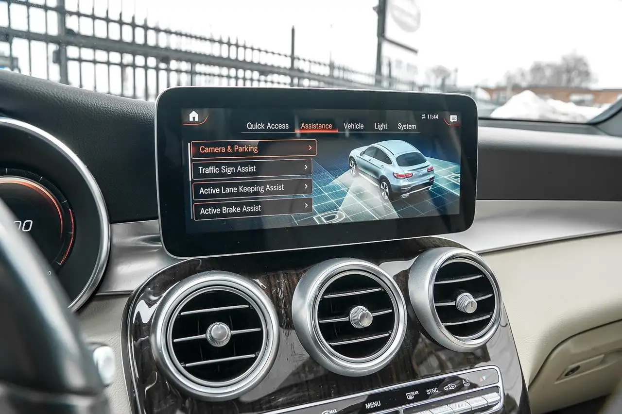 Mercedes-Benz GLC - Image 22