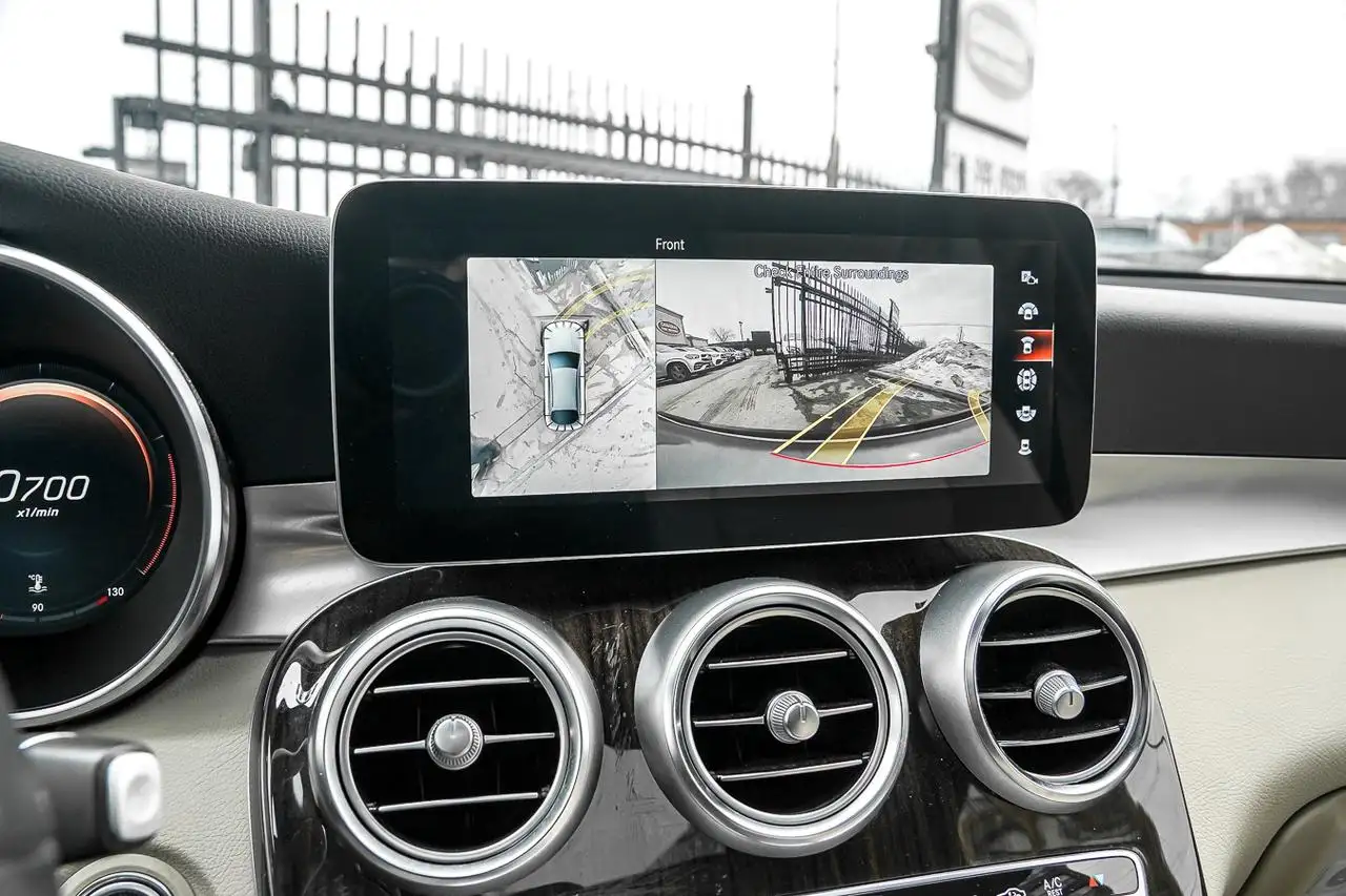 Mercedes-Benz GLC - Image 19