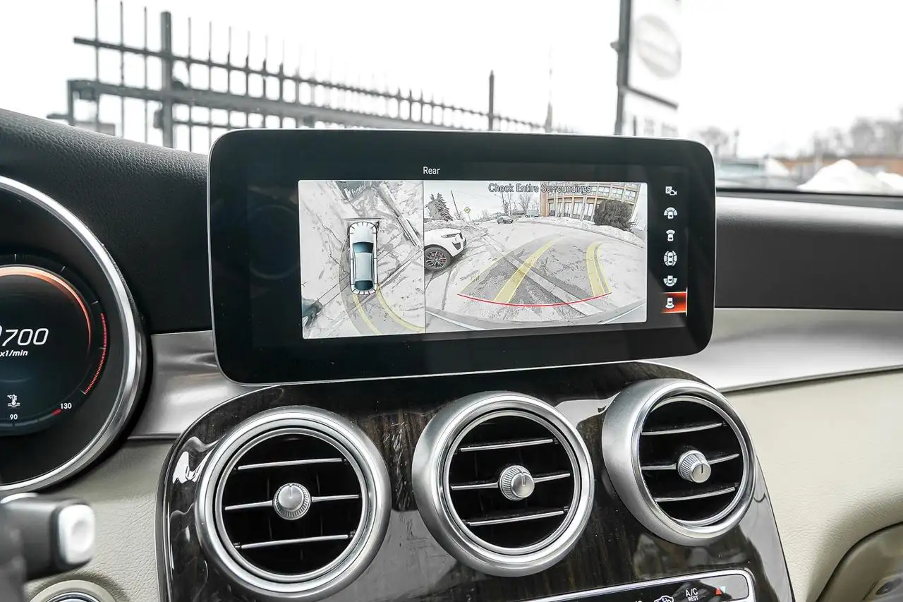 Mercedes-Benz GLC - Image 18