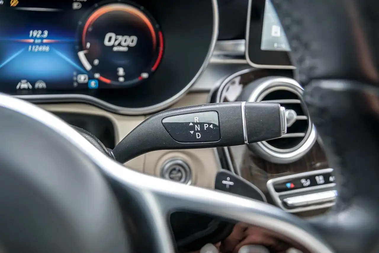 Mercedes-Benz GLC - Image 20