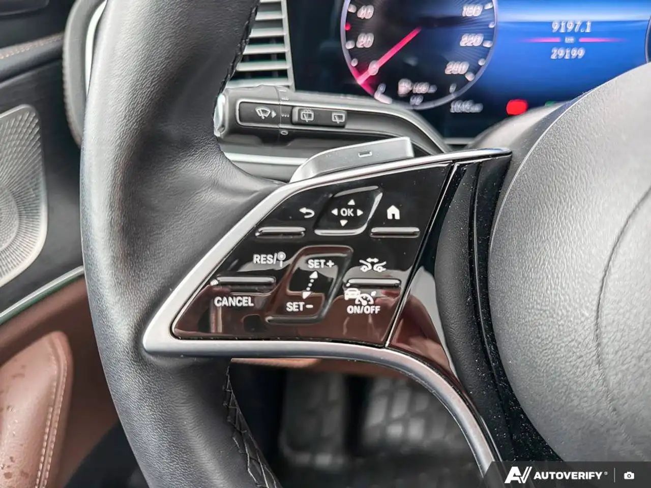 Mercedes-Benz GLE - Image 11