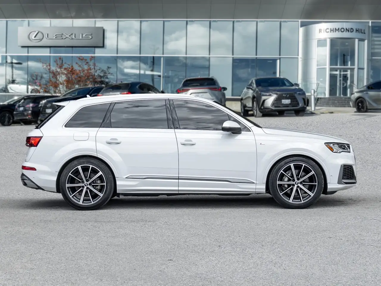 Audi Q7 - Image 6