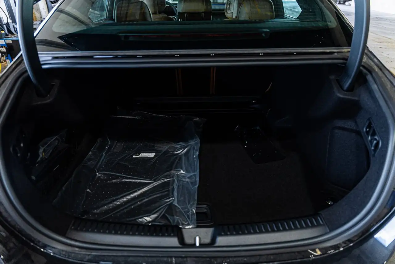 Mercedes-Benz E-Class - Image 6