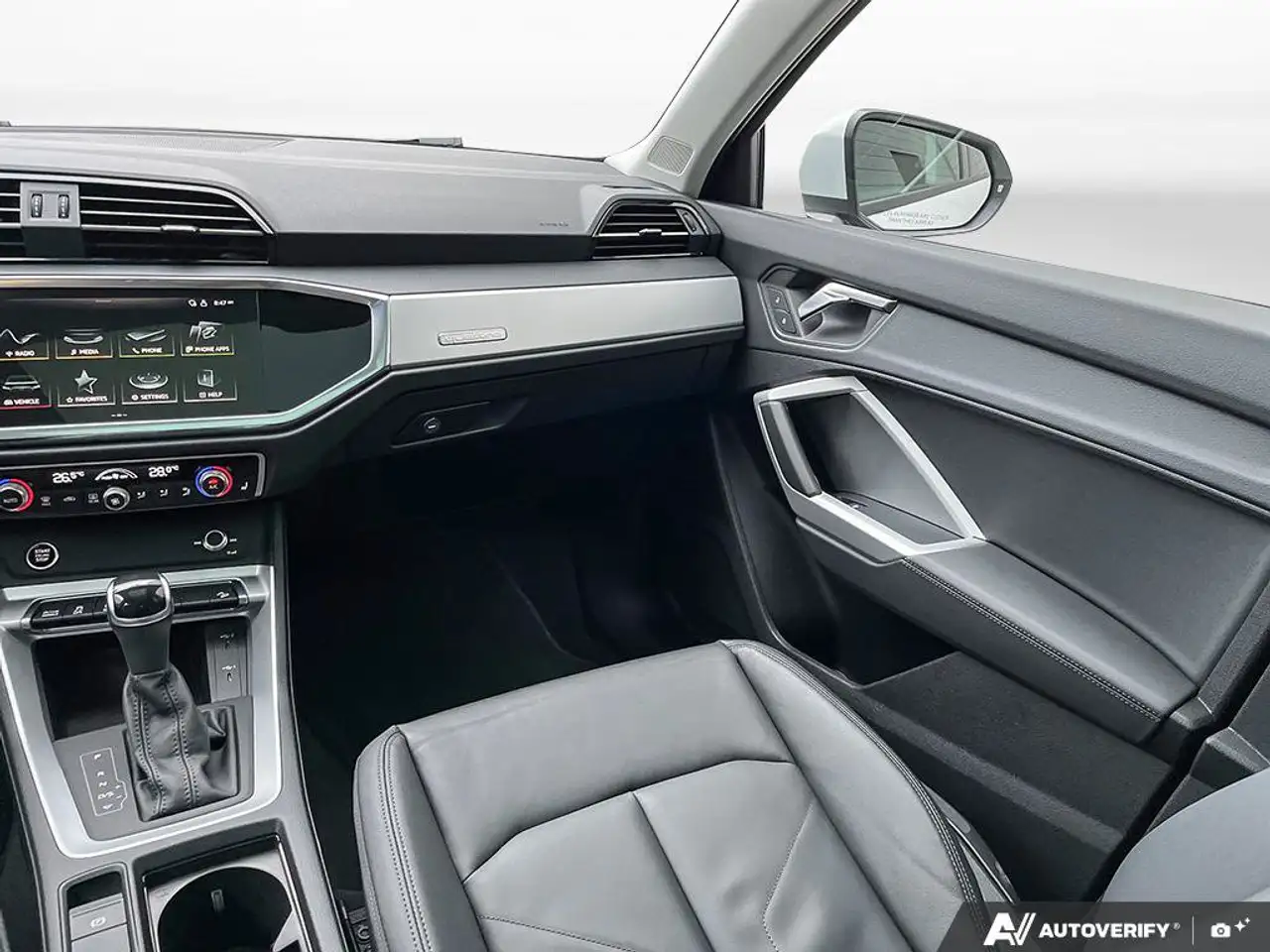 Audi Q3 - Image 25