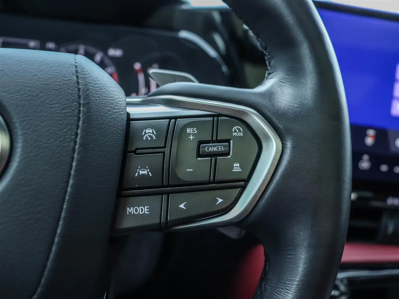 Lexus NX 350 - Image 30