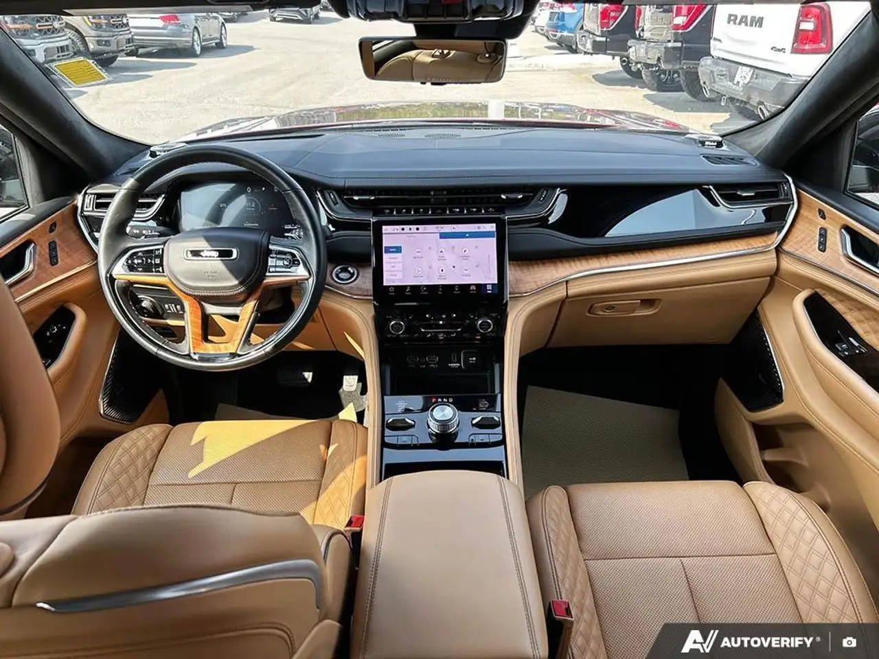 Jeep Grand Cherokee - Image 21