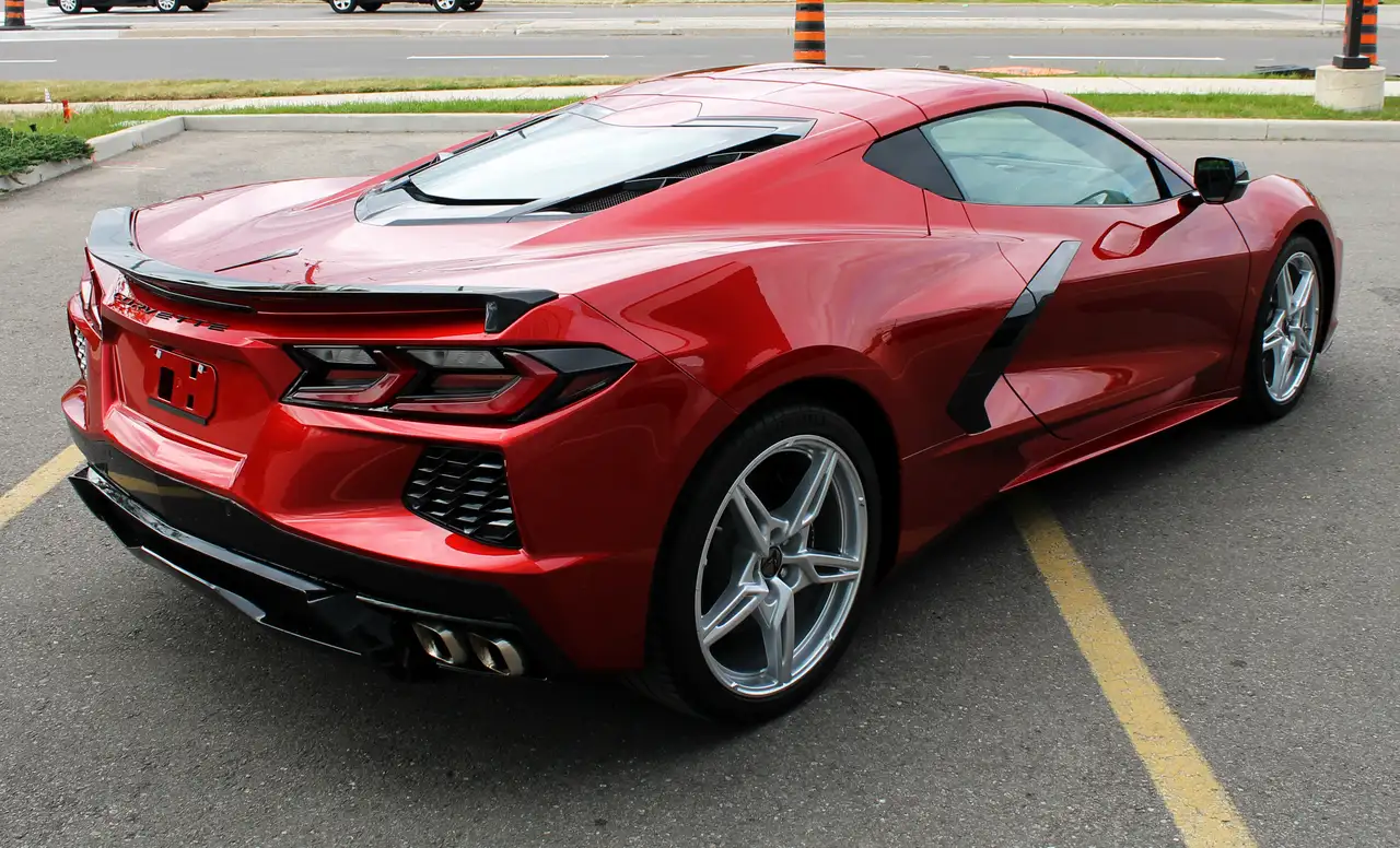 Chevrolet Corvette - Image 17