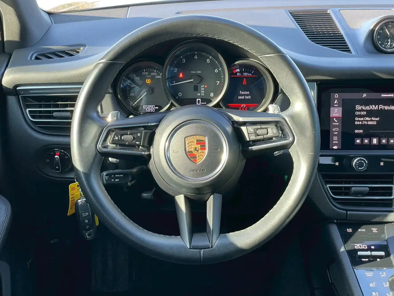 Porsche Macan - Image 23