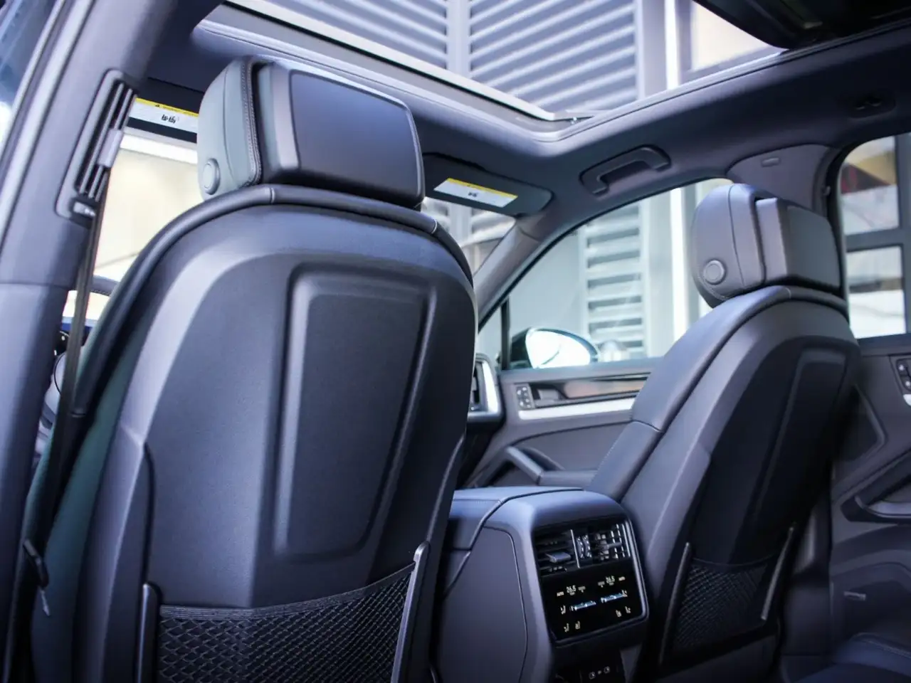 Porsche Cayenne - Image 20