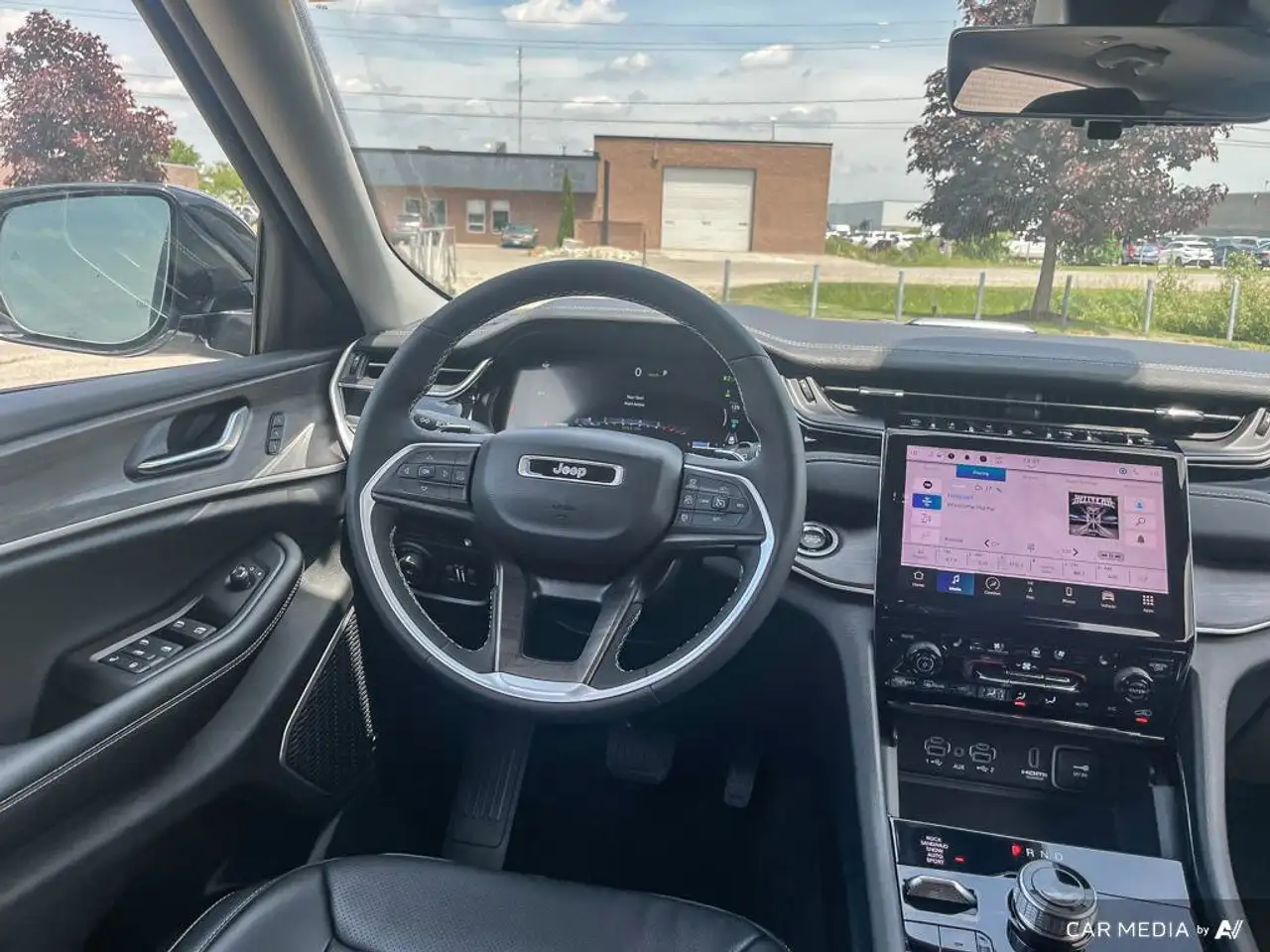 Jeep Grand Cherokee - Image 9