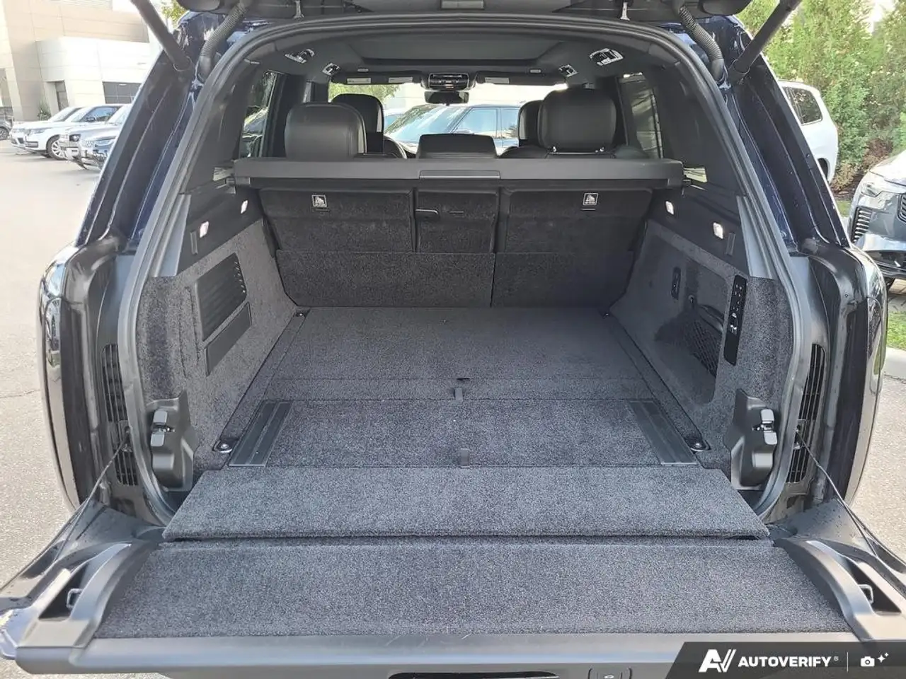 Land Rover Range Rover - Image 11
