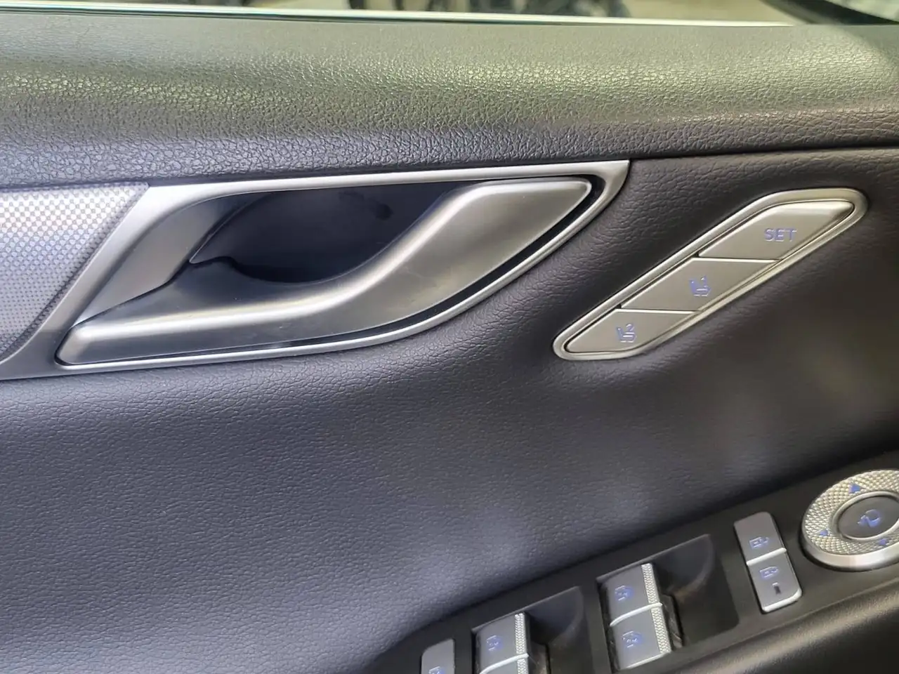 Genesis G80 - Image 16