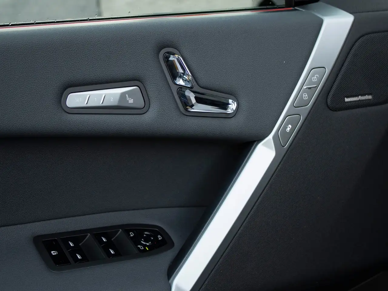 BMW iX - Image 7