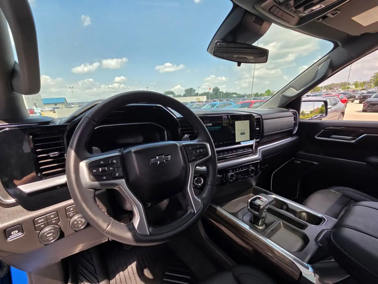 Chevrolet Silverado 1500 - Image 25