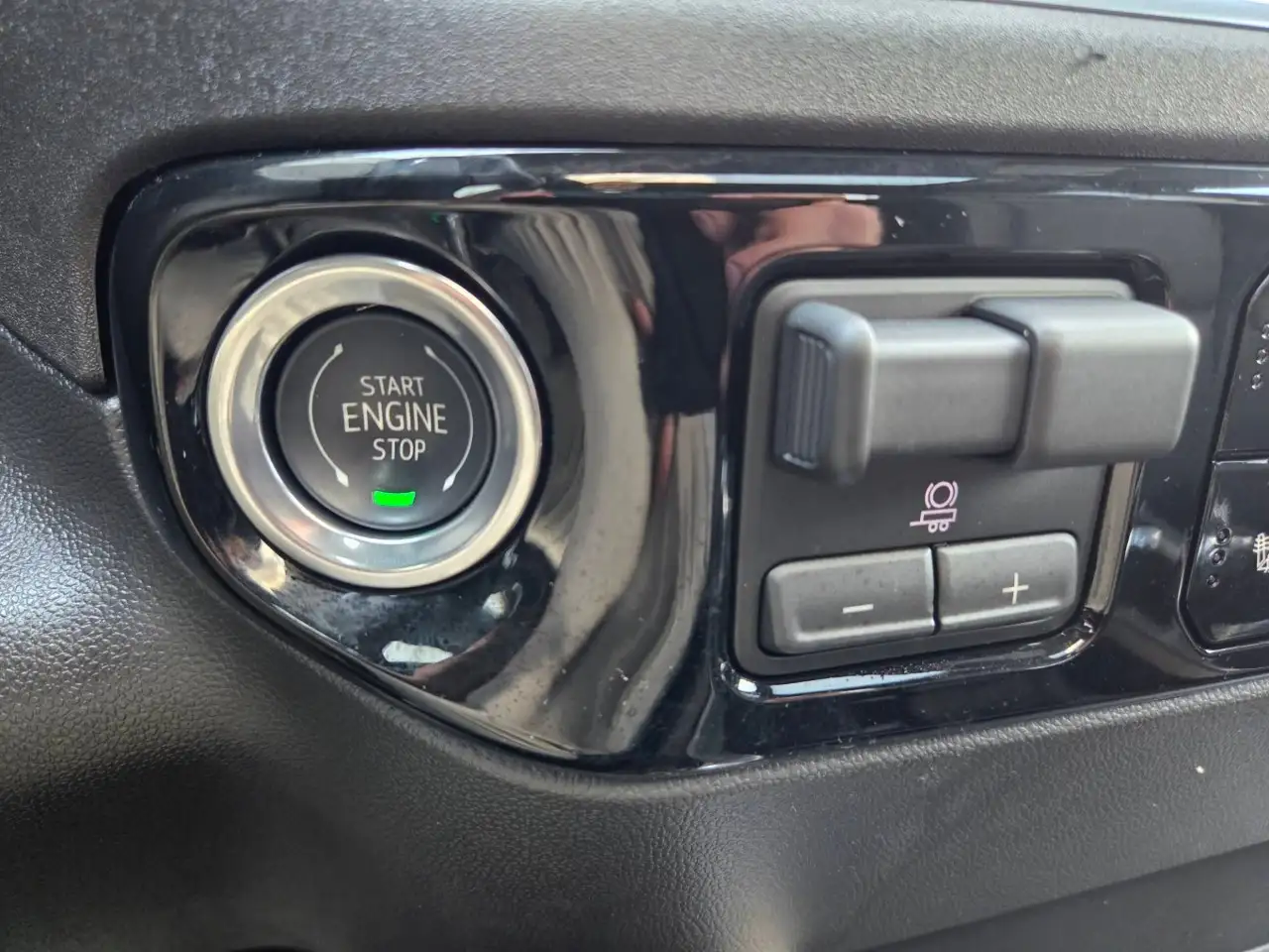 Chevrolet Silverado 1500 - Image 39