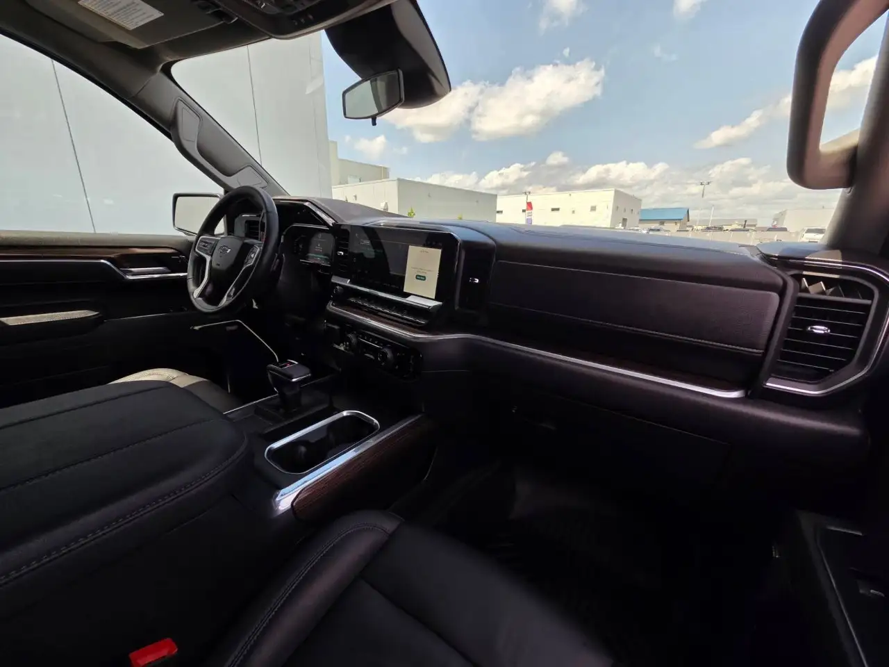 Chevrolet Silverado 1500 - Image 12