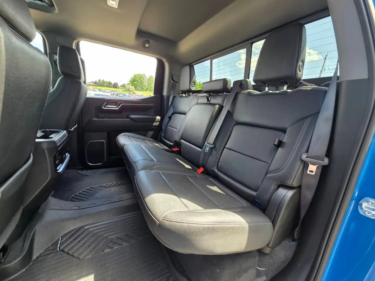 Chevrolet Silverado 1500 - Image 16