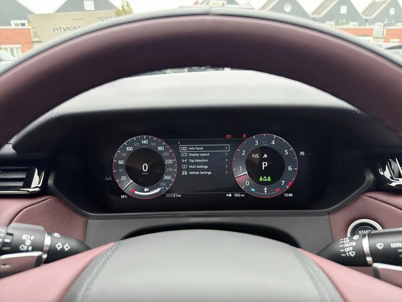 Land Rover Range Rover Velar - Image 12