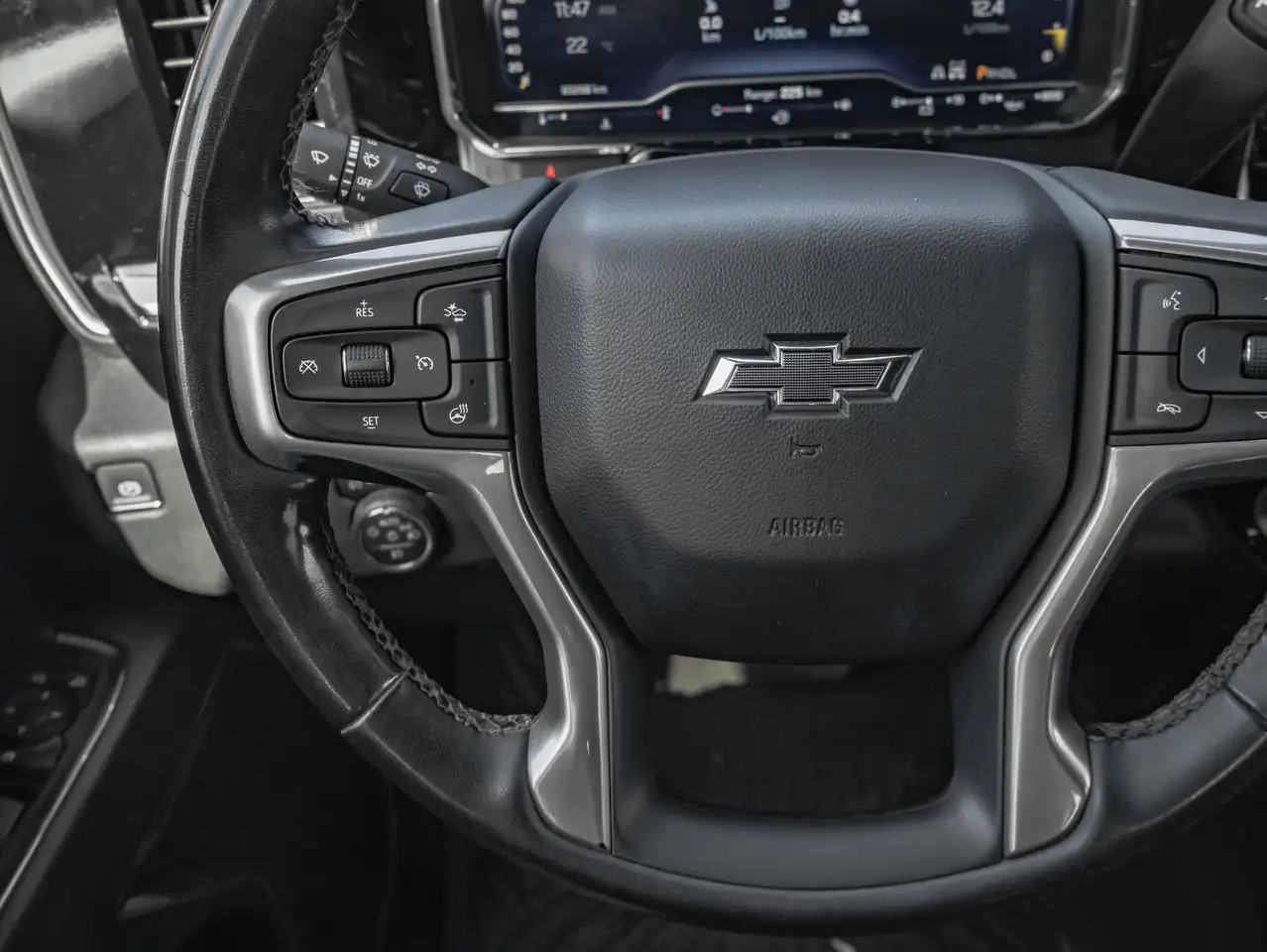 Chevrolet Silverado 1500 - Image 33
