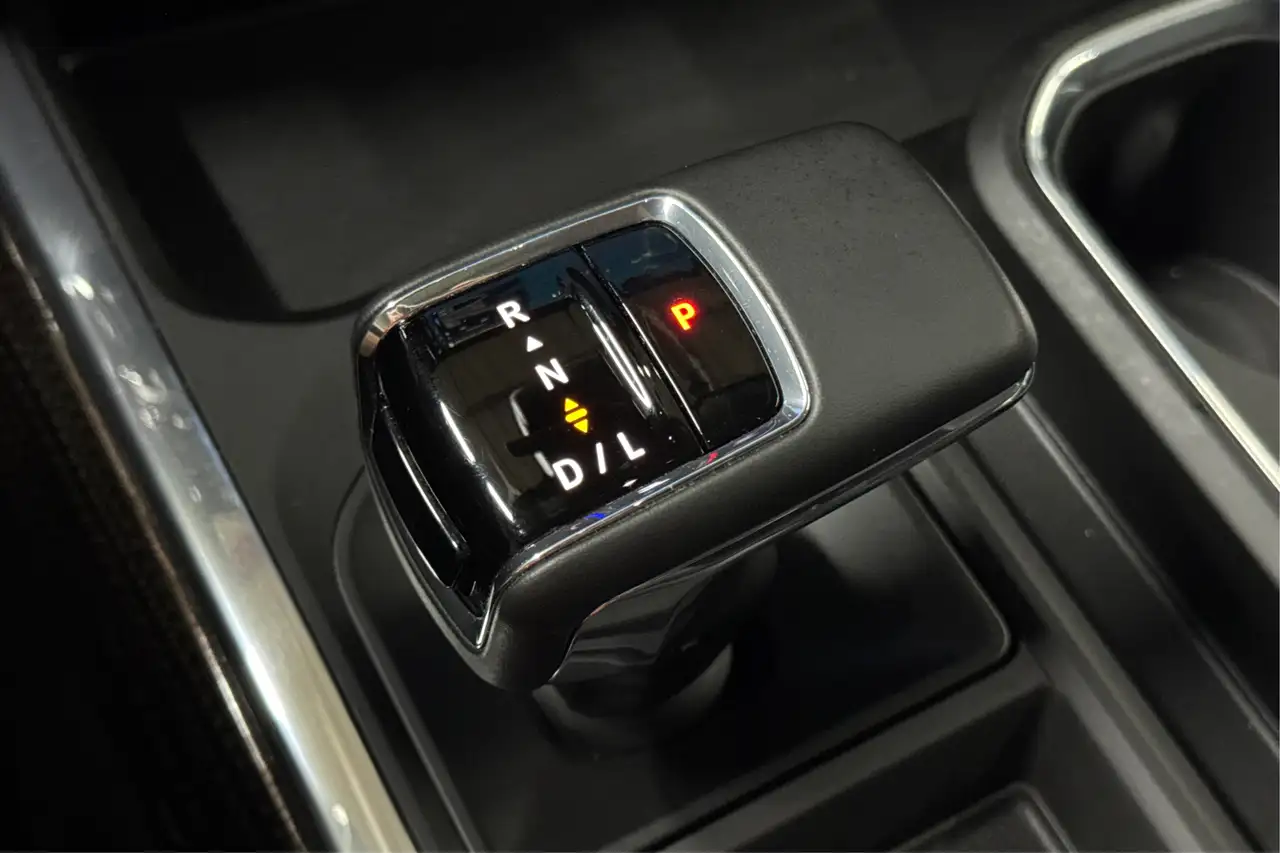 Chevrolet Silverado 1500 - Image 34