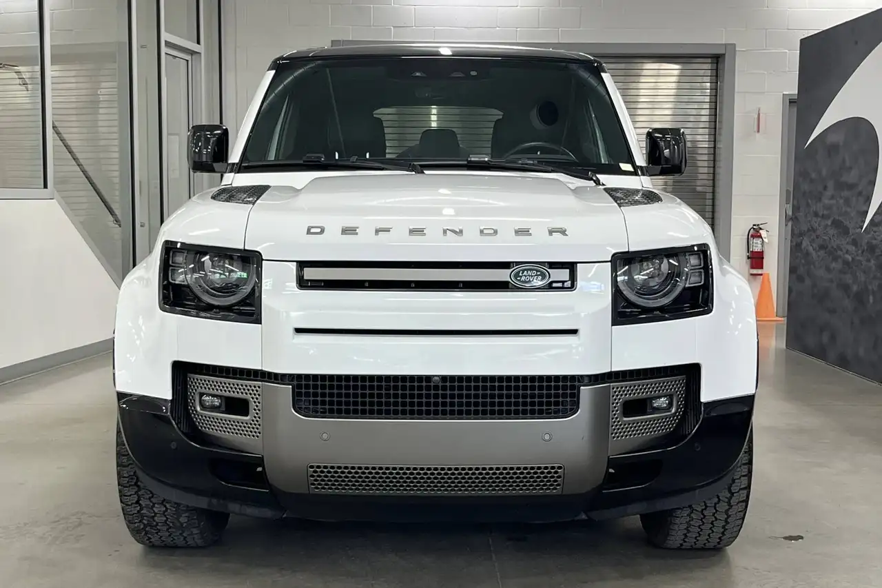 Land Rover Defender - Image 5
