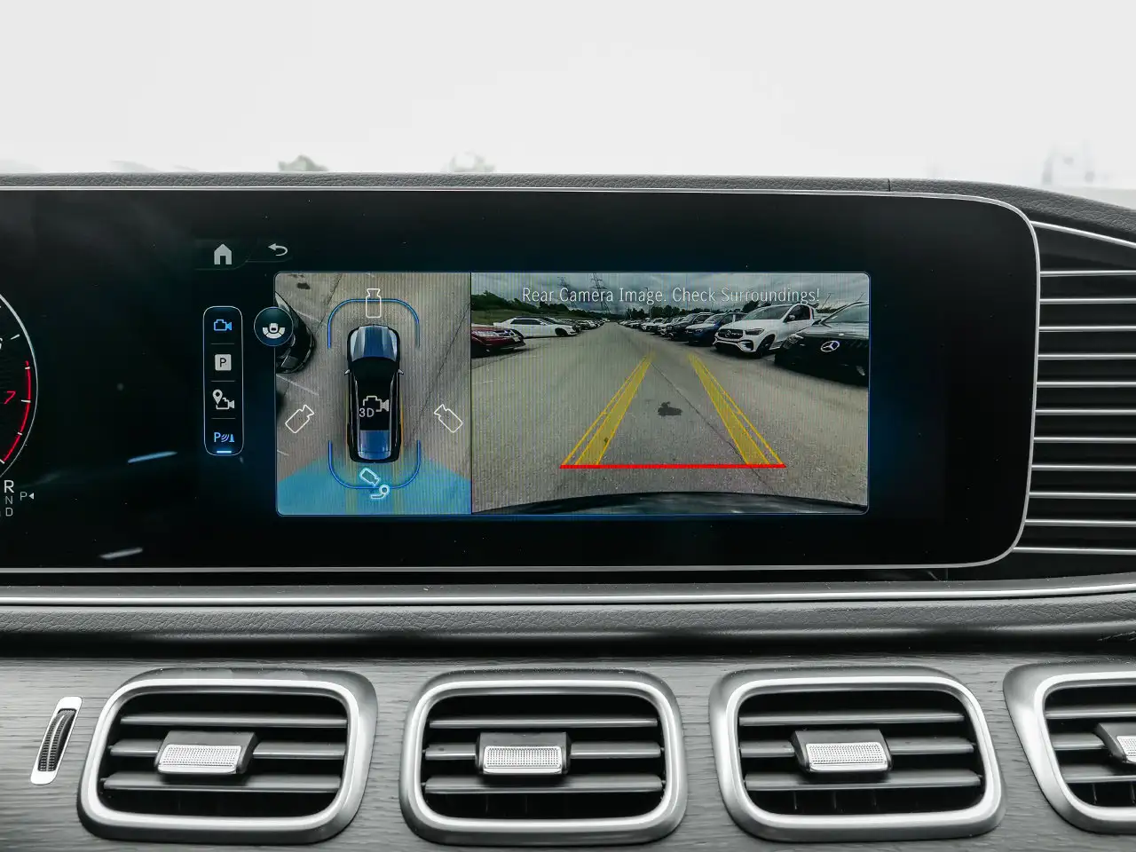 Mercedes-Benz GLS - Image 29