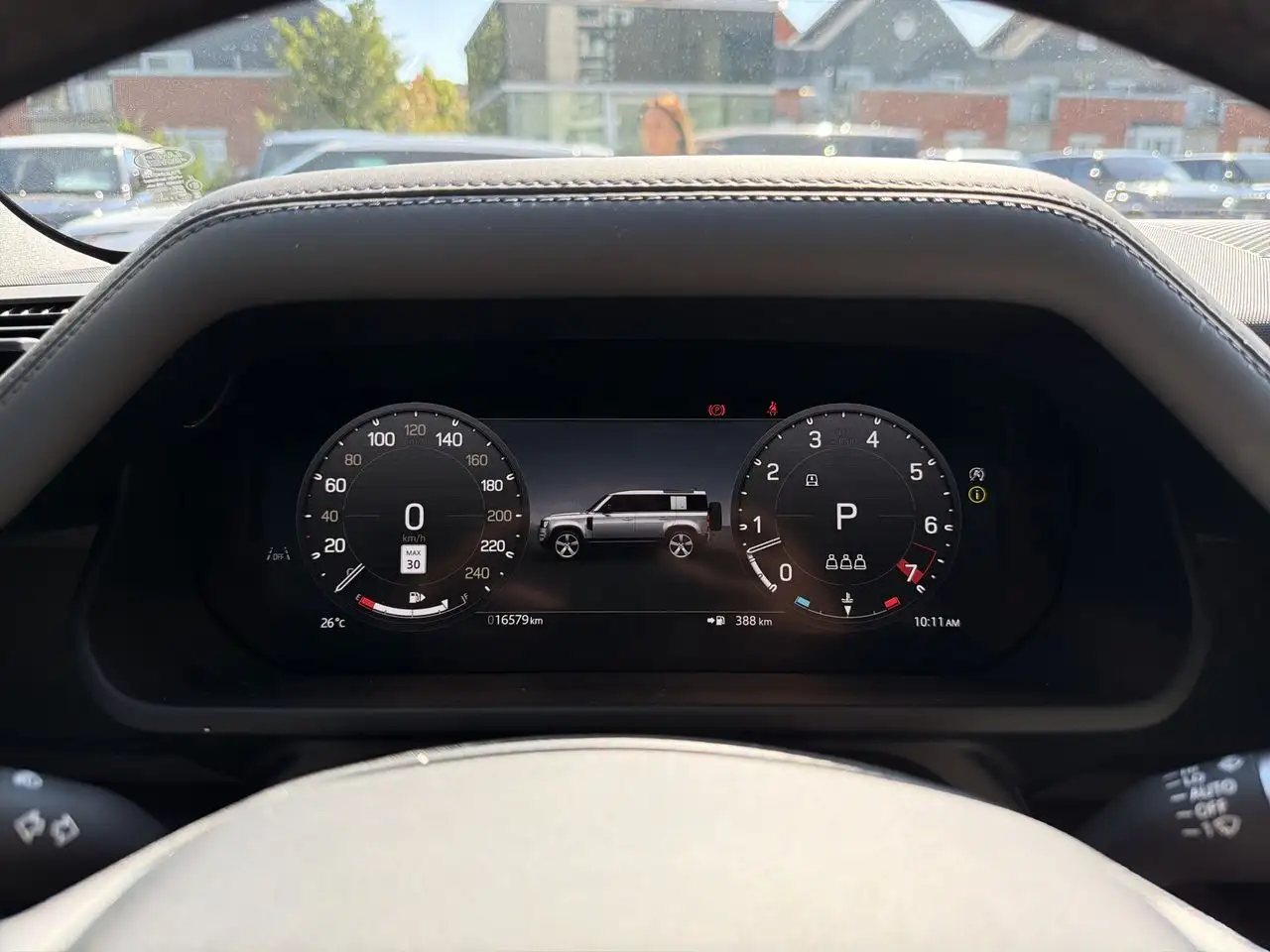 Land Rover Defender - Image 12