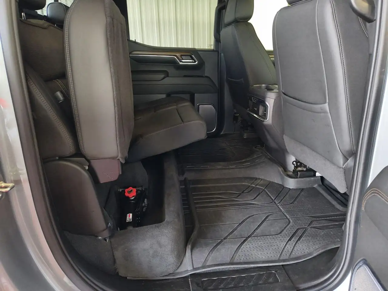 Chevrolet Silverado 1500 - Image 26