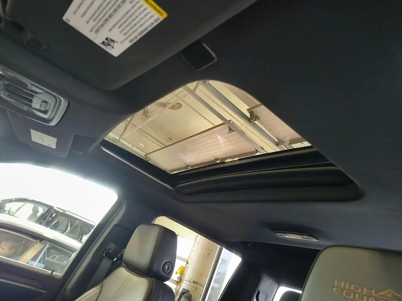 Chevrolet Silverado 1500 - Image 20