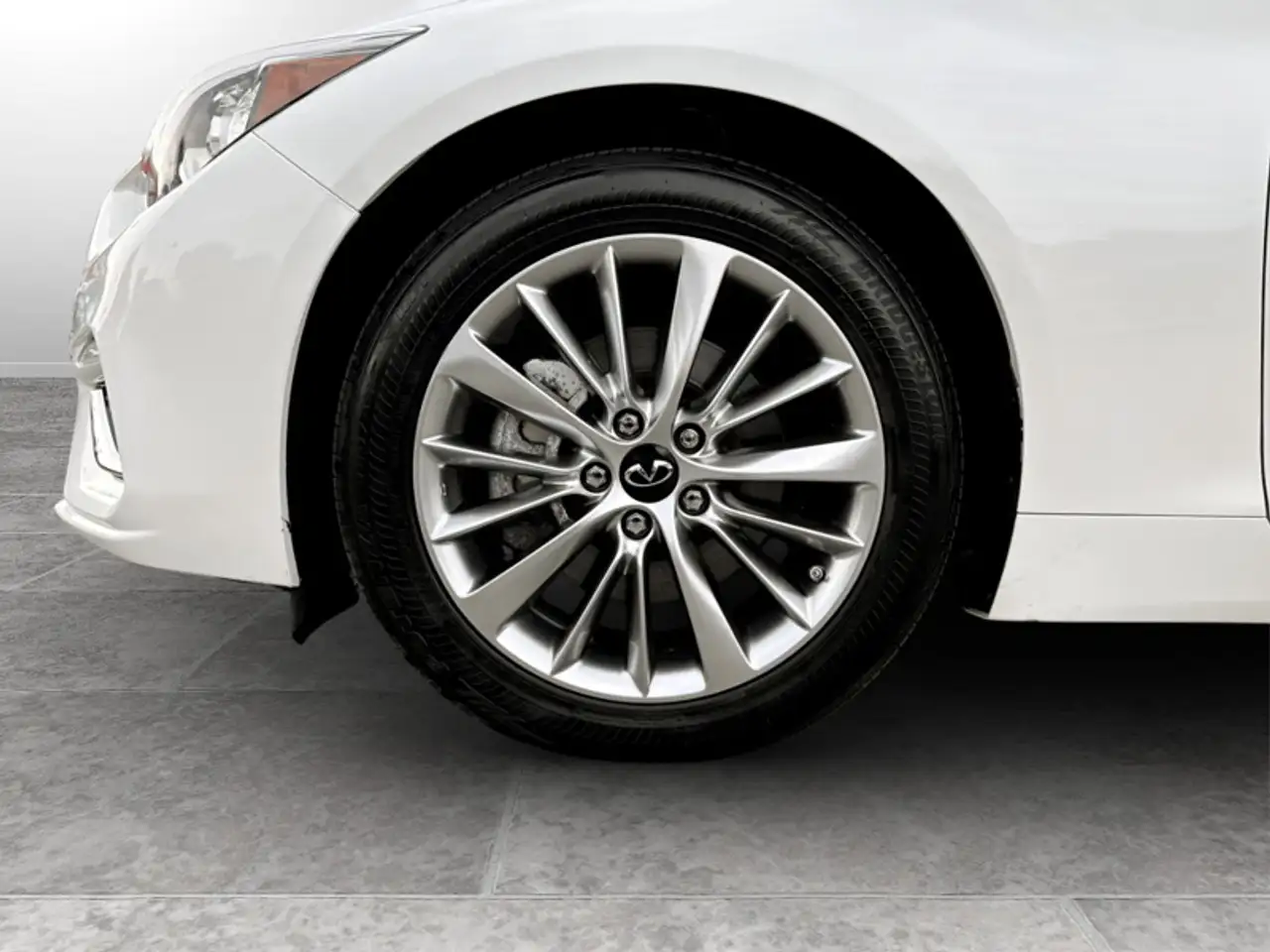 Infiniti Q50 - Image 9