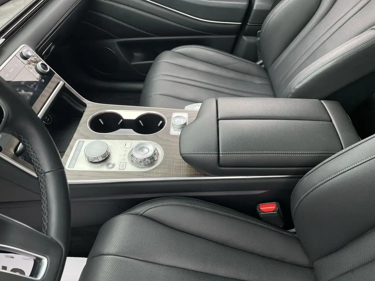Genesis GV80 - Image 35