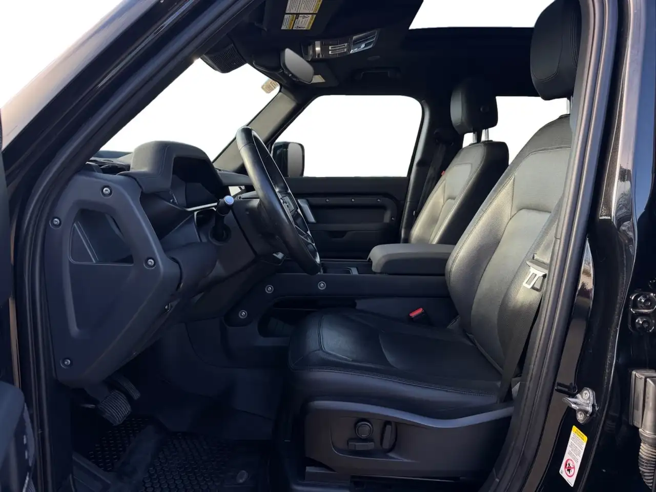 Land Rover Defender - Image 9