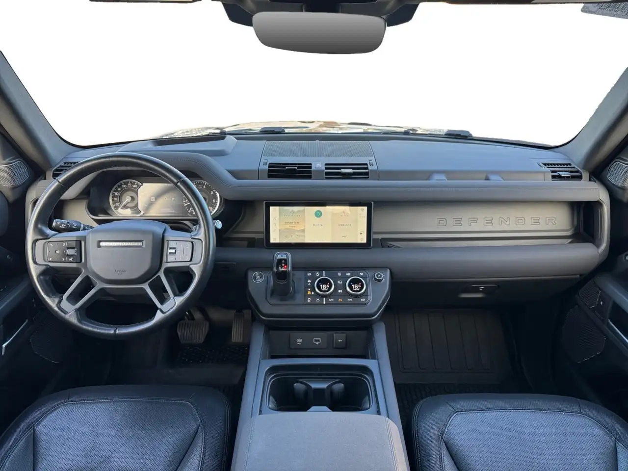 Land Rover Defender - Image 12