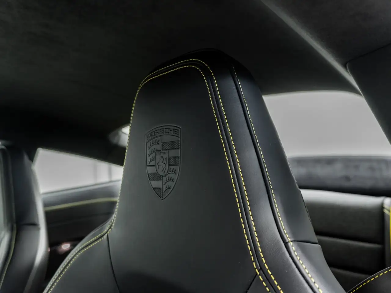 Porsche 911 - Image 19